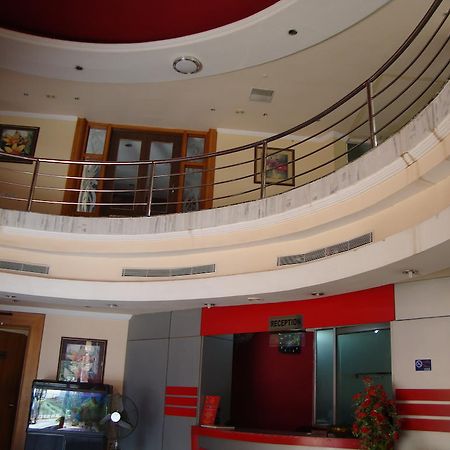 מלון בובנשוואר Bari International מראה חיצוני תמונה